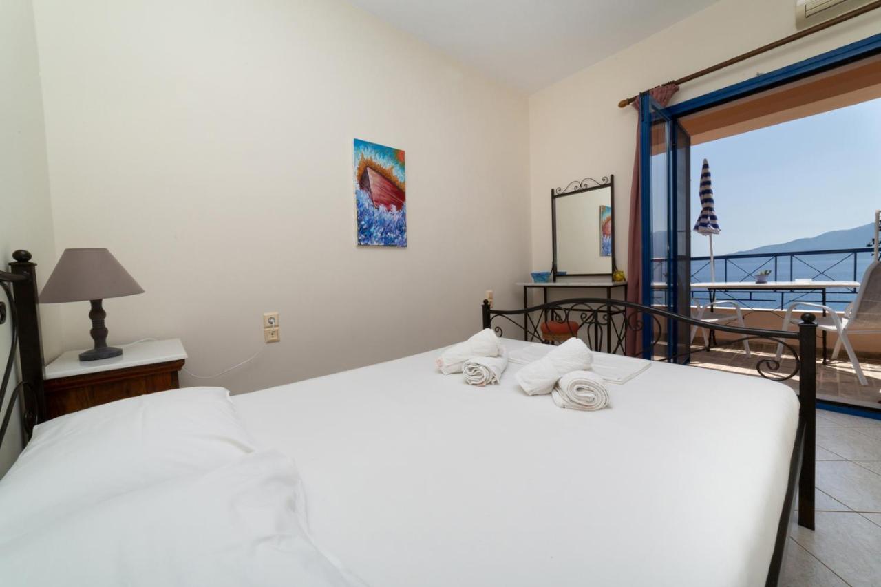 Natassa Apartments Agia Efimia Eksteriør bilde