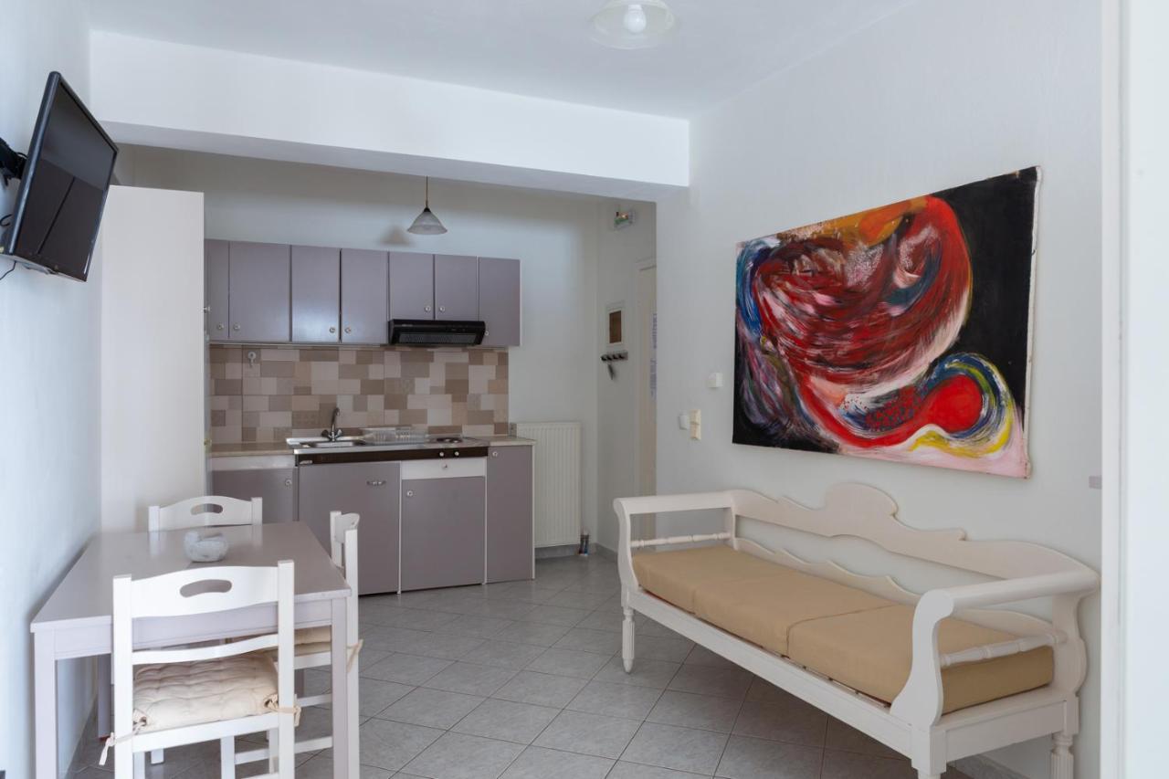 Natassa Apartments Agia Efimia Eksteriør bilde